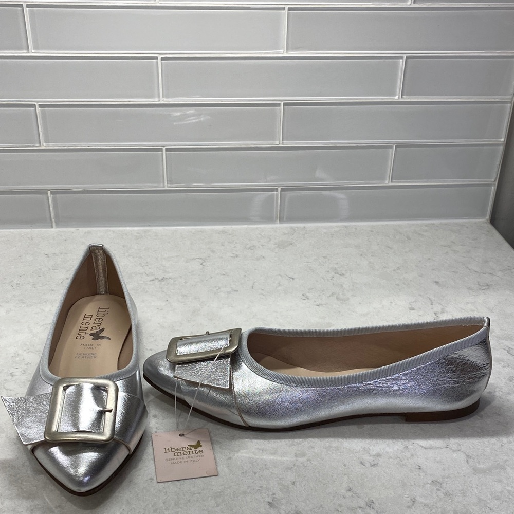 Libera Mente - Leather Metallic Silver Women's Loafers with Buckle
